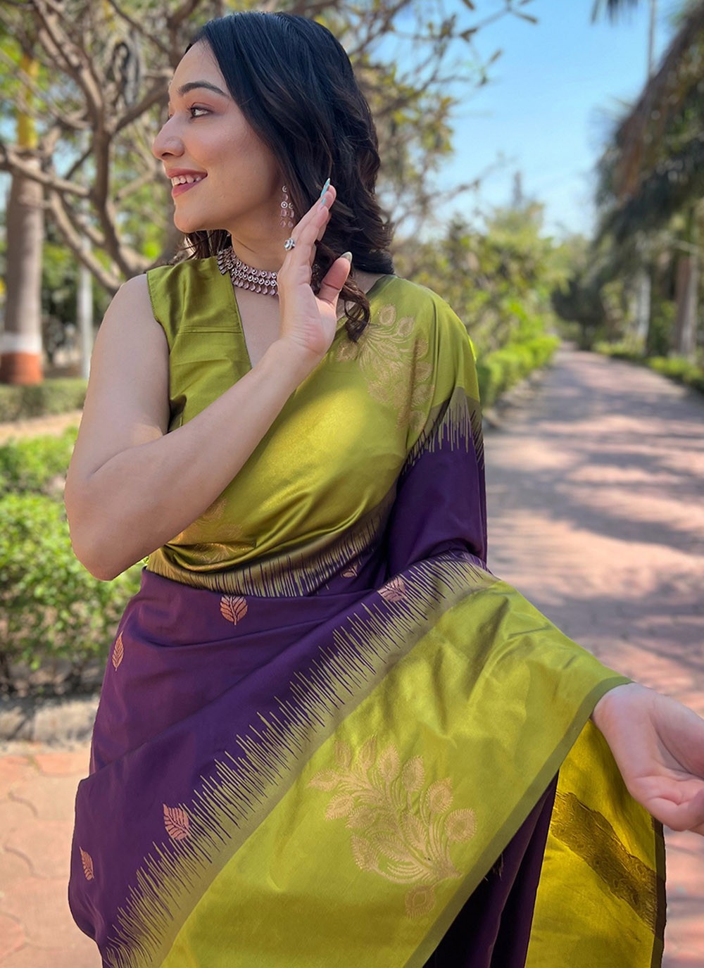 Traditional Weaving Zari Silk Saree - S8300