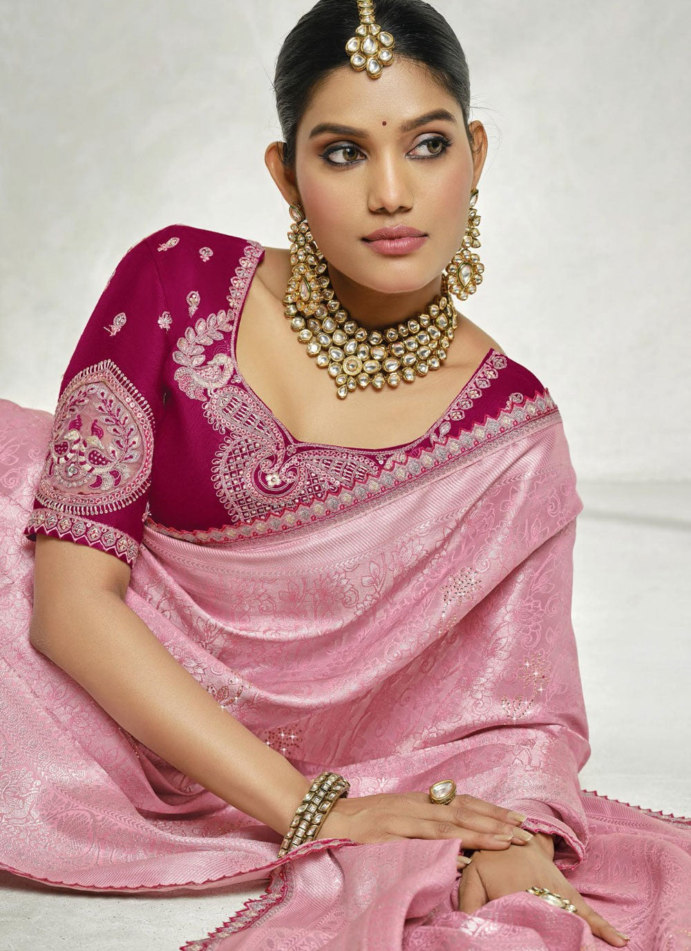 Border Work Silk Pink Contemporary Saree S15445