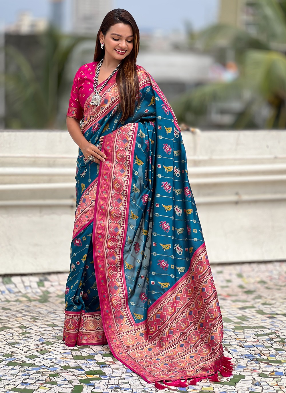 Teal Patola Silk Contemporary Saree Meenakari, Woven S16568