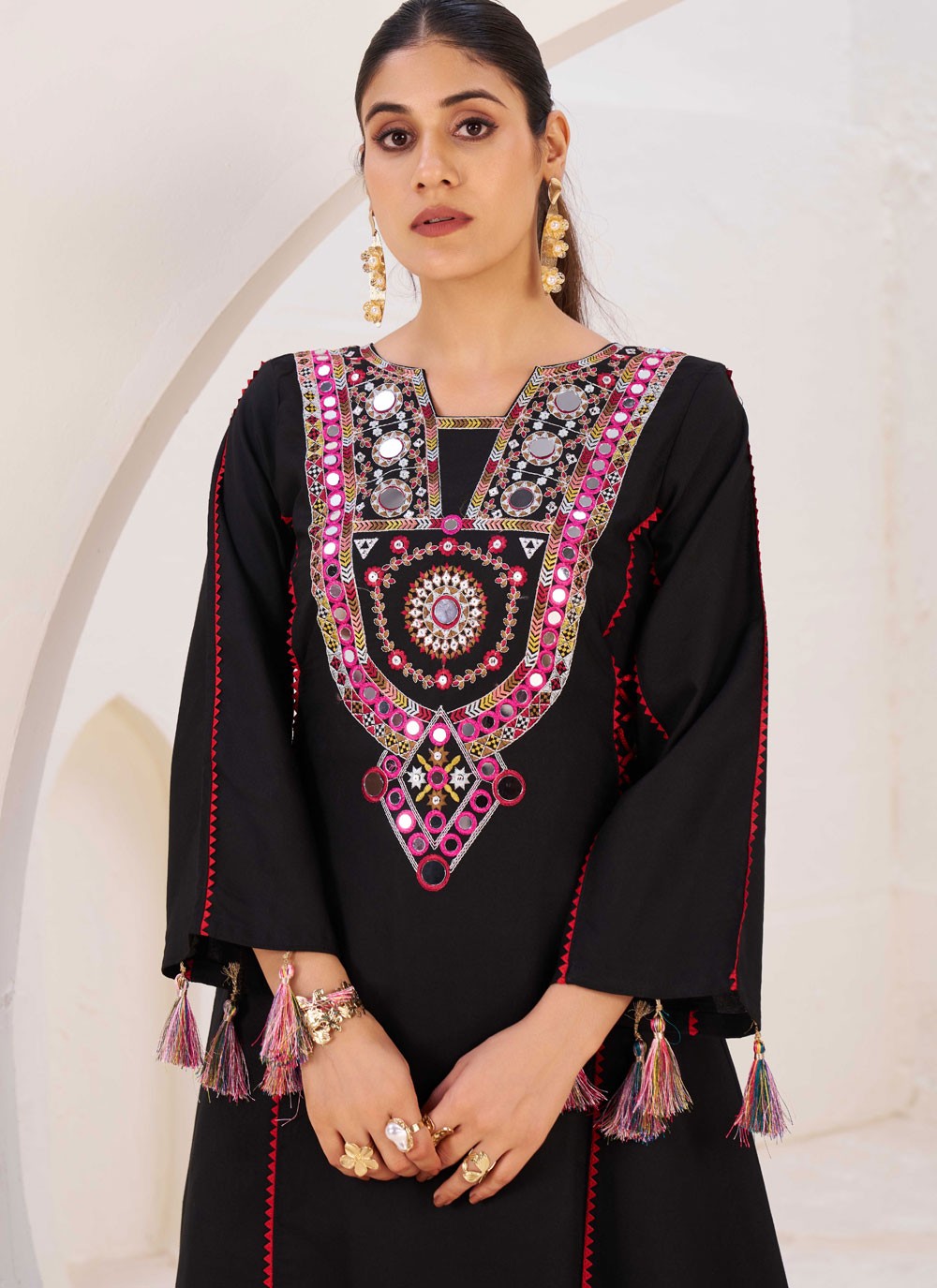Palazzo Suit Embroidered, Mirror, Thread Black T7743