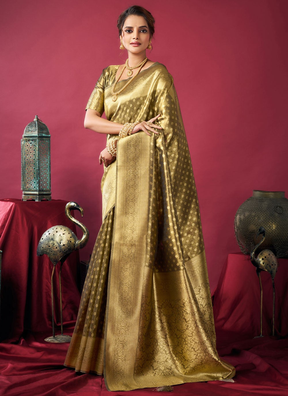 Brown Silk Traditional Saree Jacquard Work S19395