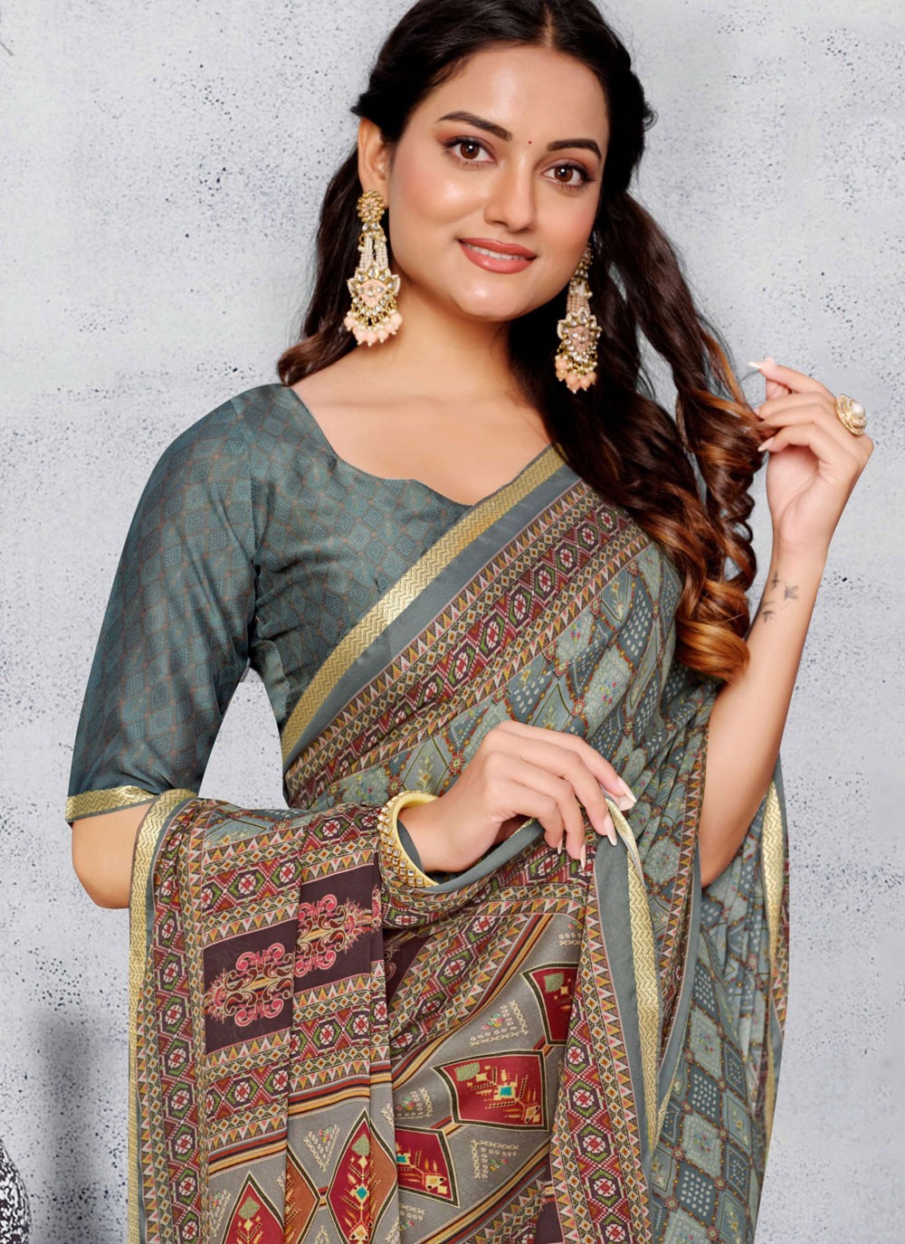Trendy Saree Printed Grey, Silver Pure Crepe S12516