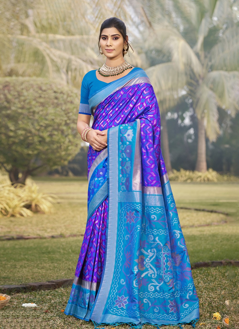 Contemporary Weaving Zari Violet Silk Saree S12924