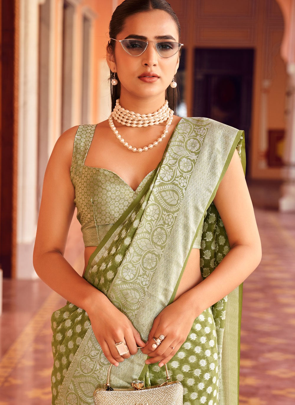 Green Georgette Designer Saree Weaving Zari S17640