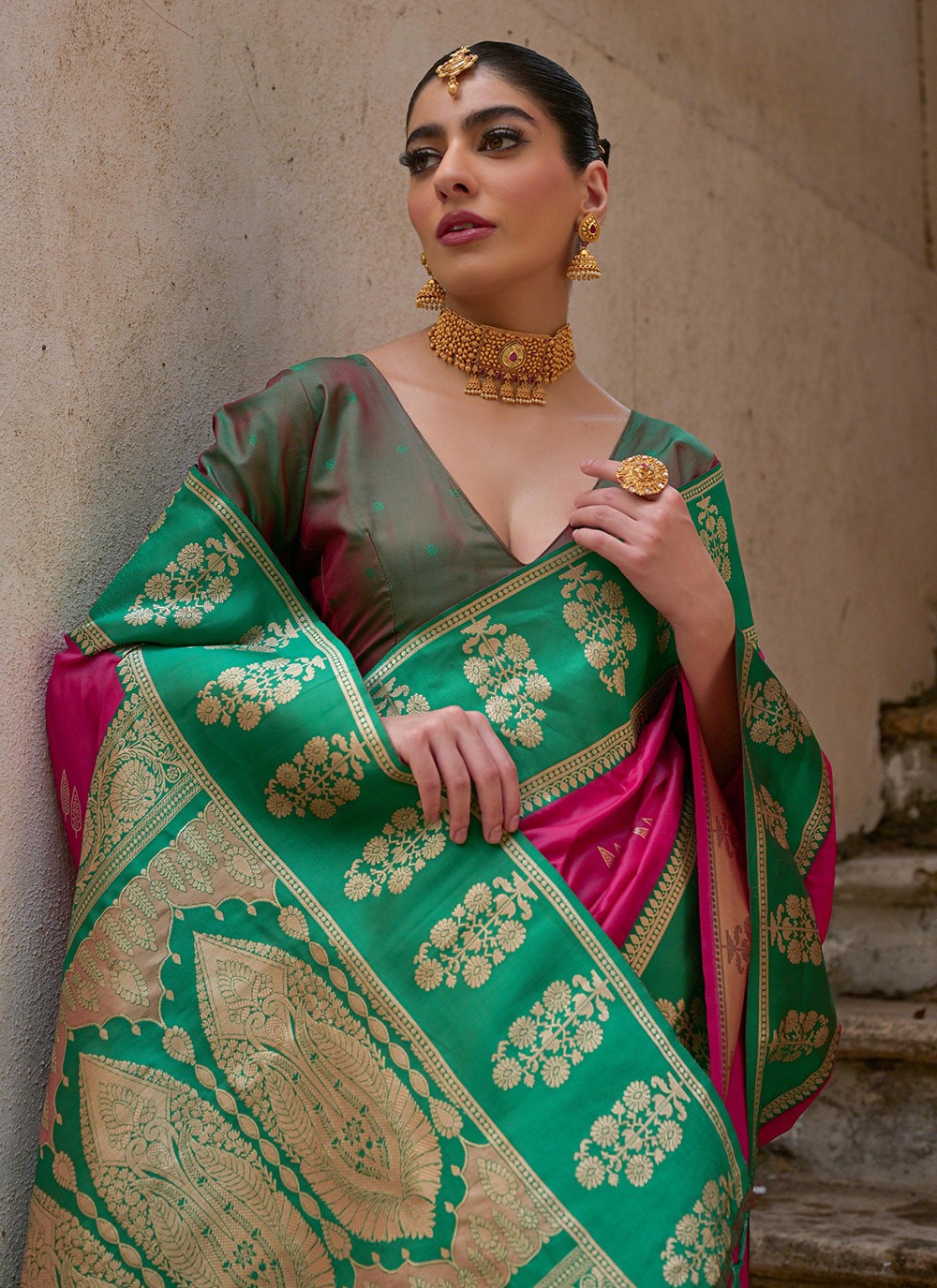 Weaving Zari Banarasi Silk Green Saree S14252