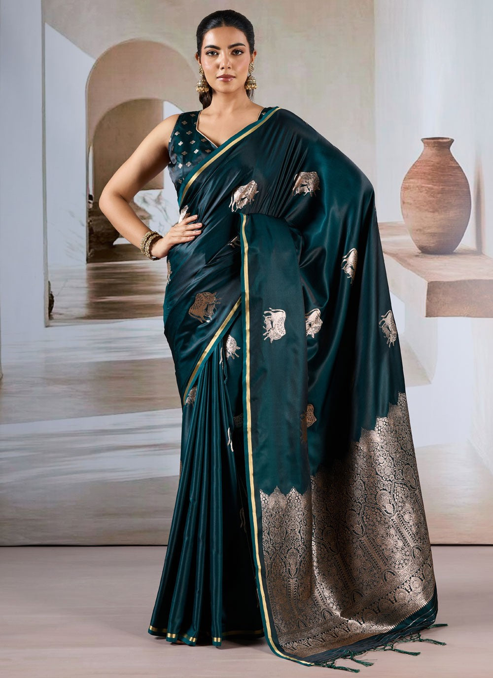 Green Handloom Silk Contemporary Saree Weaving Zari S17867