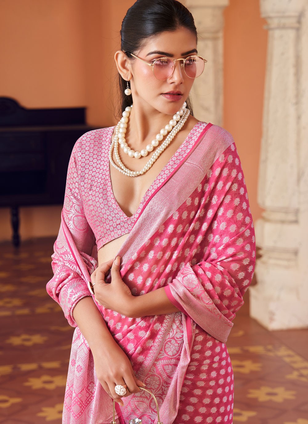 Magenta Georgette Classic Saree Weaving Zari S17638