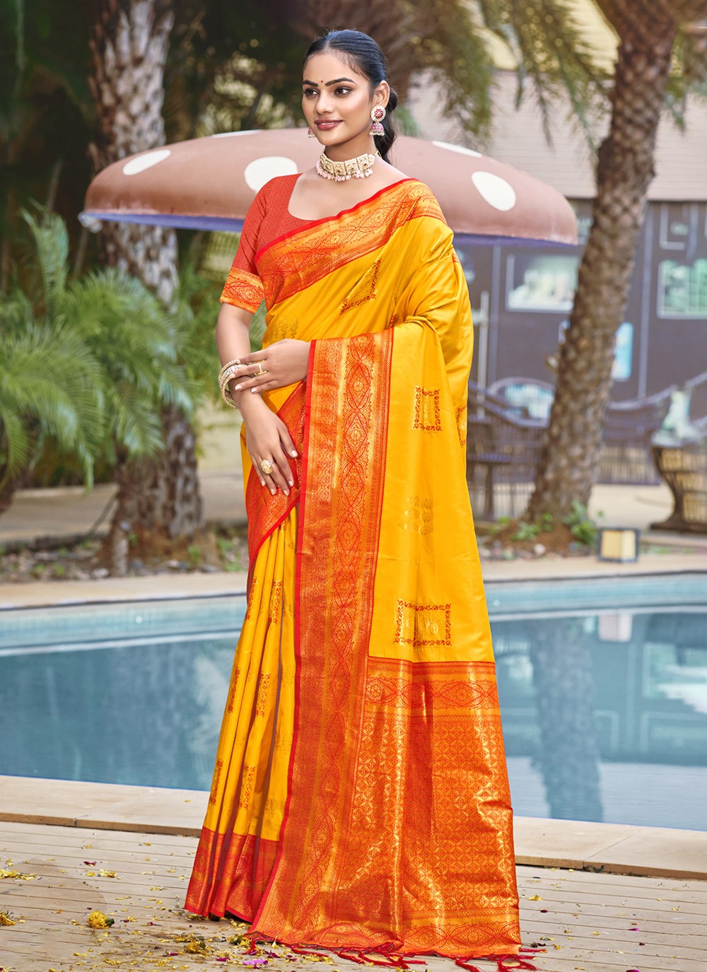 Classic Weaving Zari Silk Cream Saree - S11288