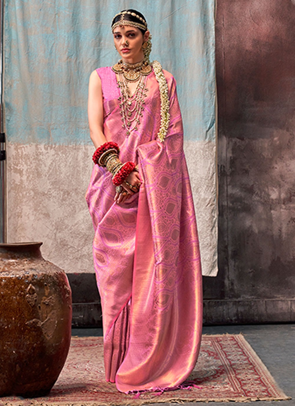 Contemporary Weaving Zari Silk Saree - S6931