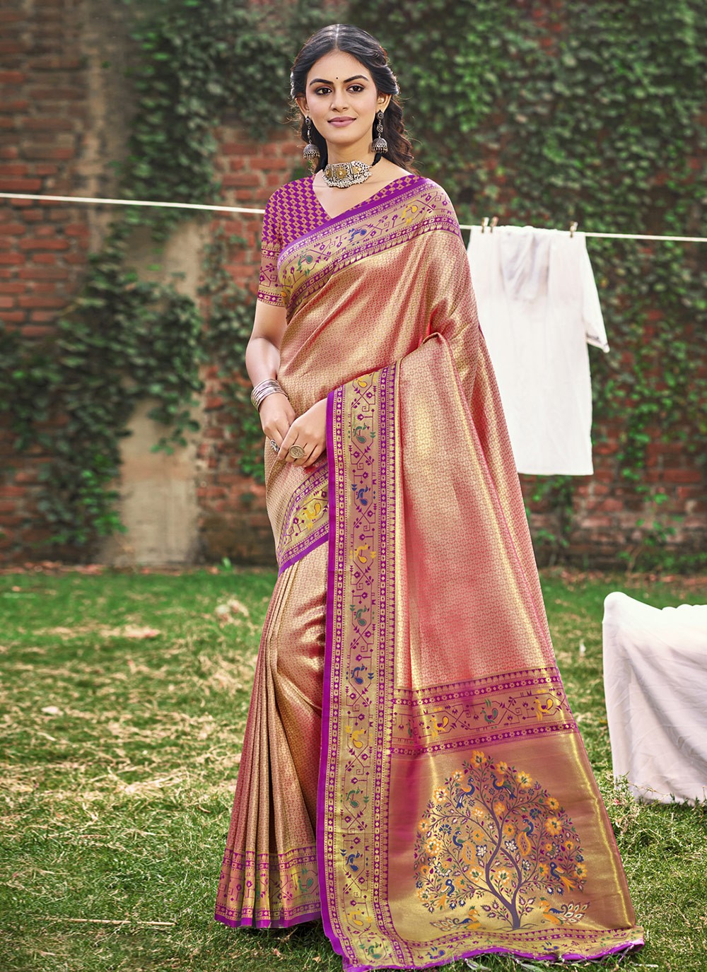 Classic Saree Weaving Zari Pink, Purple Silk Saree S12809