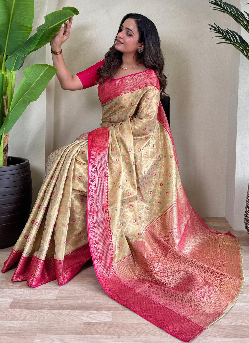 Weaving Zari Silk Beige Classic Saree S15244