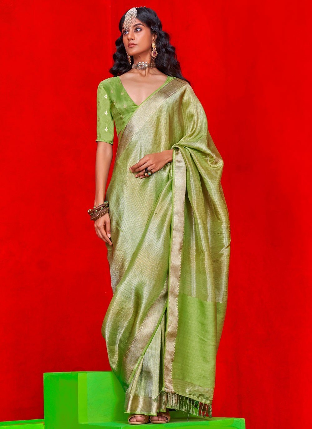 Dark Green Crepe Silk Zari Weaving Traditional Saree with Blouse main image 1
