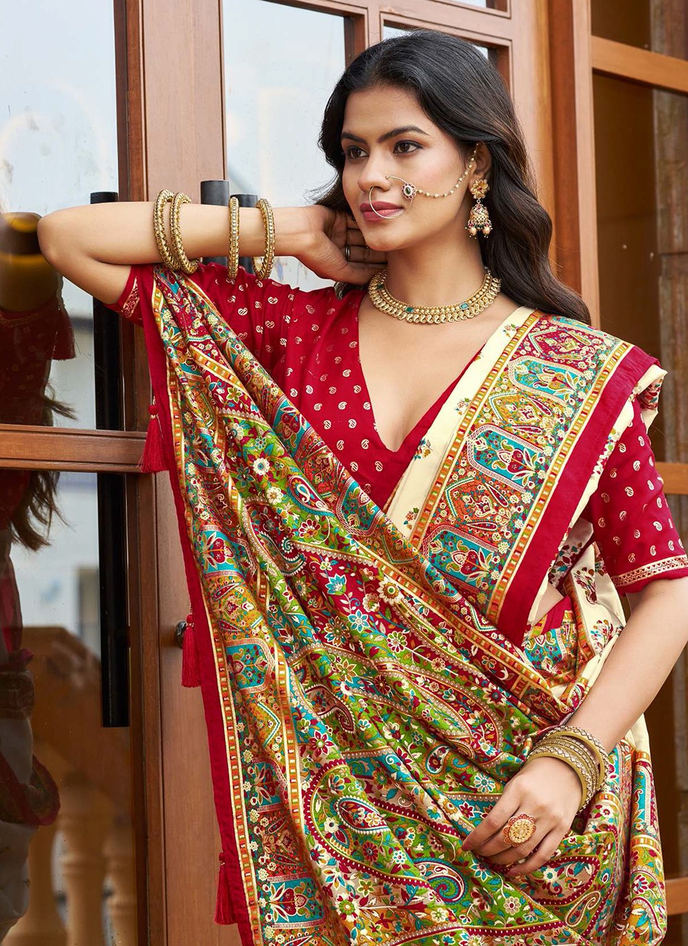 White Silk Classic Saree Digital Print S19350