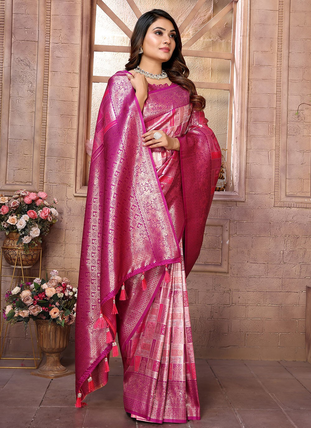 Woven Banarasi Silk Magenta Contemporary Saree S15062