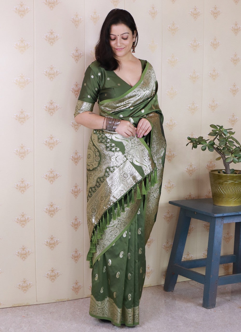 Green Banarasi Silk Classic Saree Woven S19465