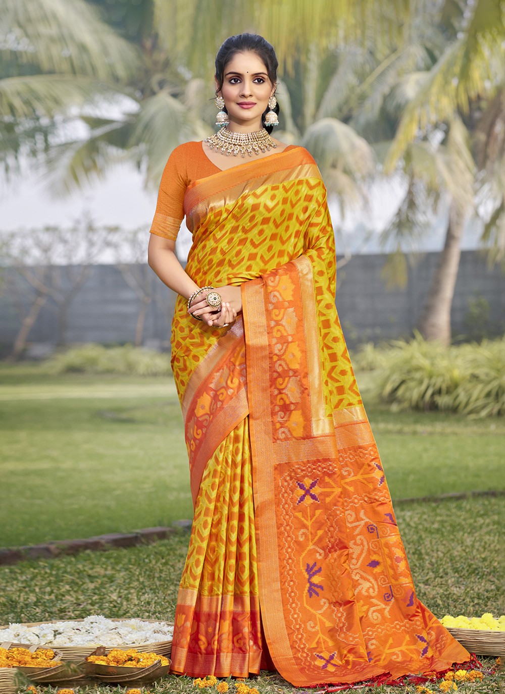 Classic Saree Weaving Zari Yellow Silk Saree S12922