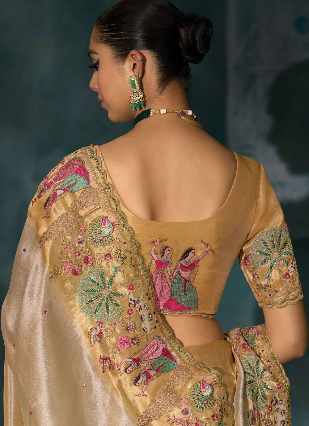 Cream Silk Classic Saree Cutdana, Embroidered, Mirror, Moti, Thread, Zari S19718