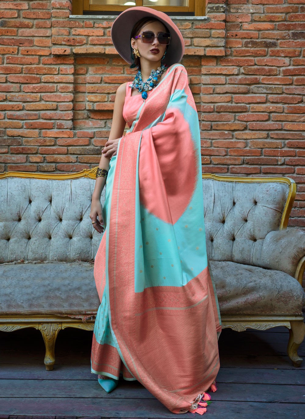 Classic Weaving Zari Handloom Silk Saree - S8172