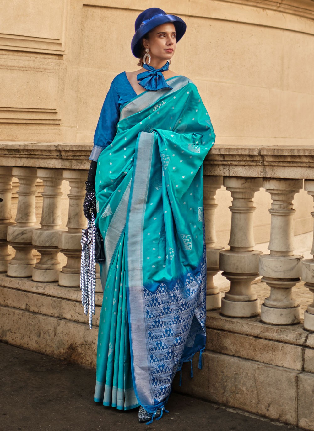 Contemporary Weaving Zari Handloom Silk Saree - S4153