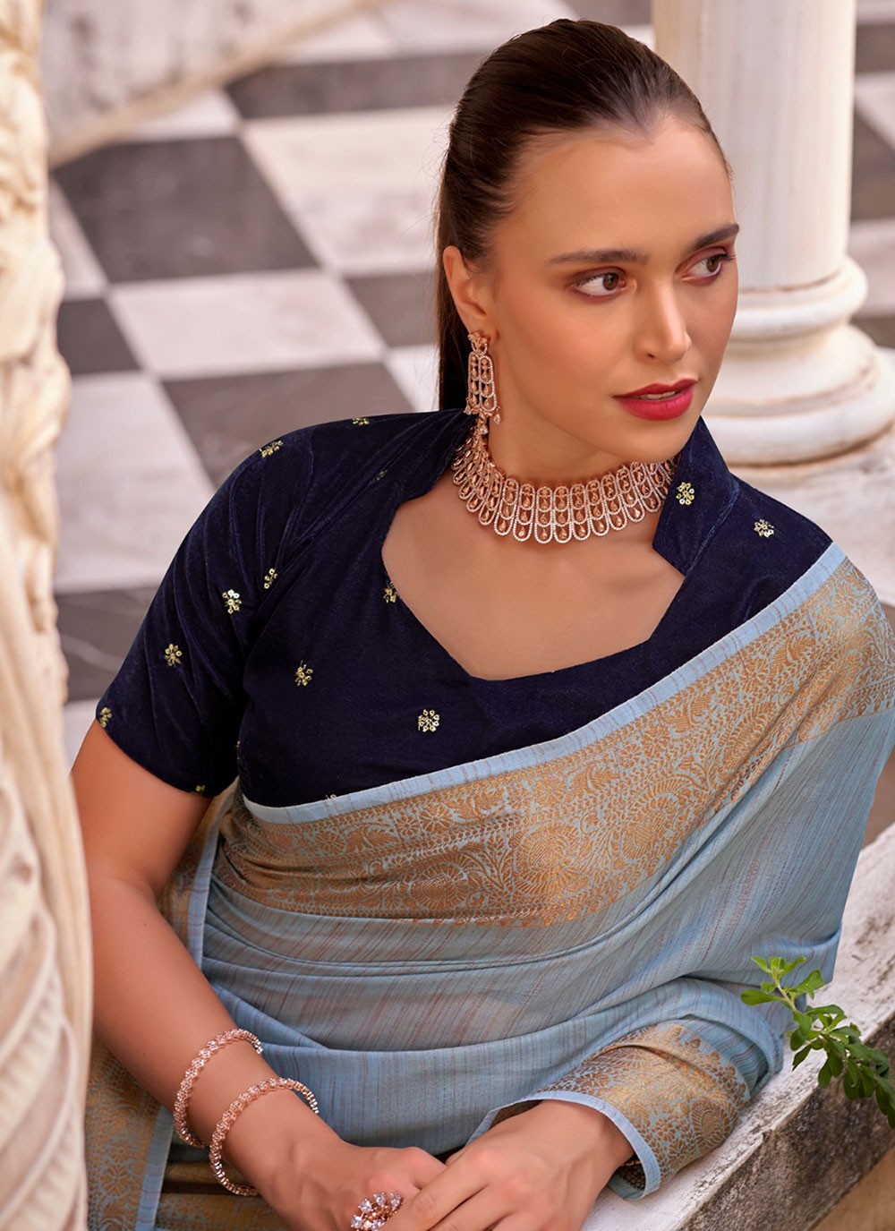 Classic Woven Linen Saree - S7223
