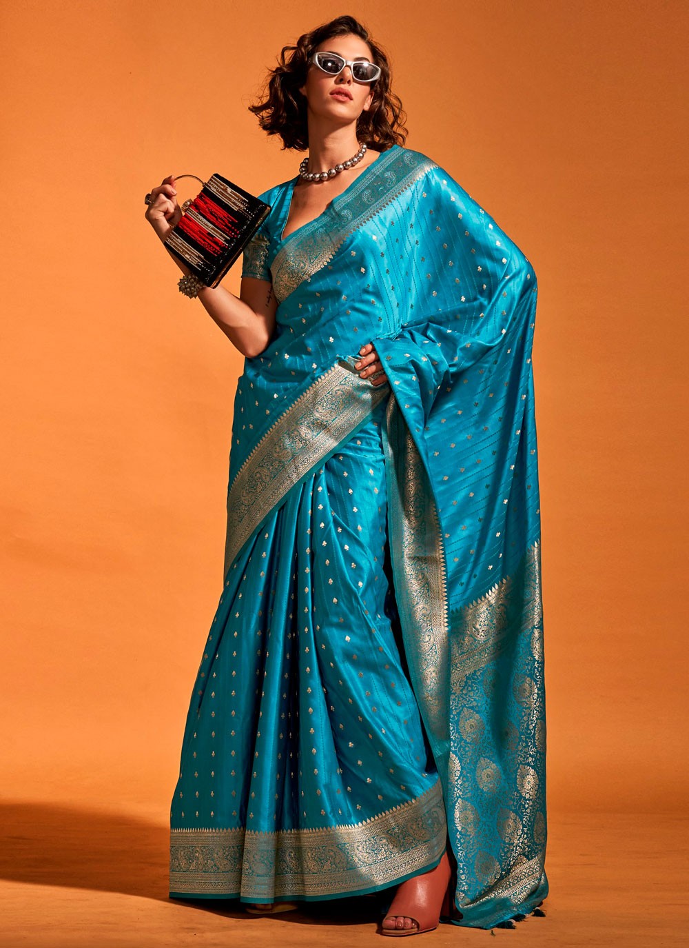 Trendy Weaving Zari Handloom Silk Saree - S4654