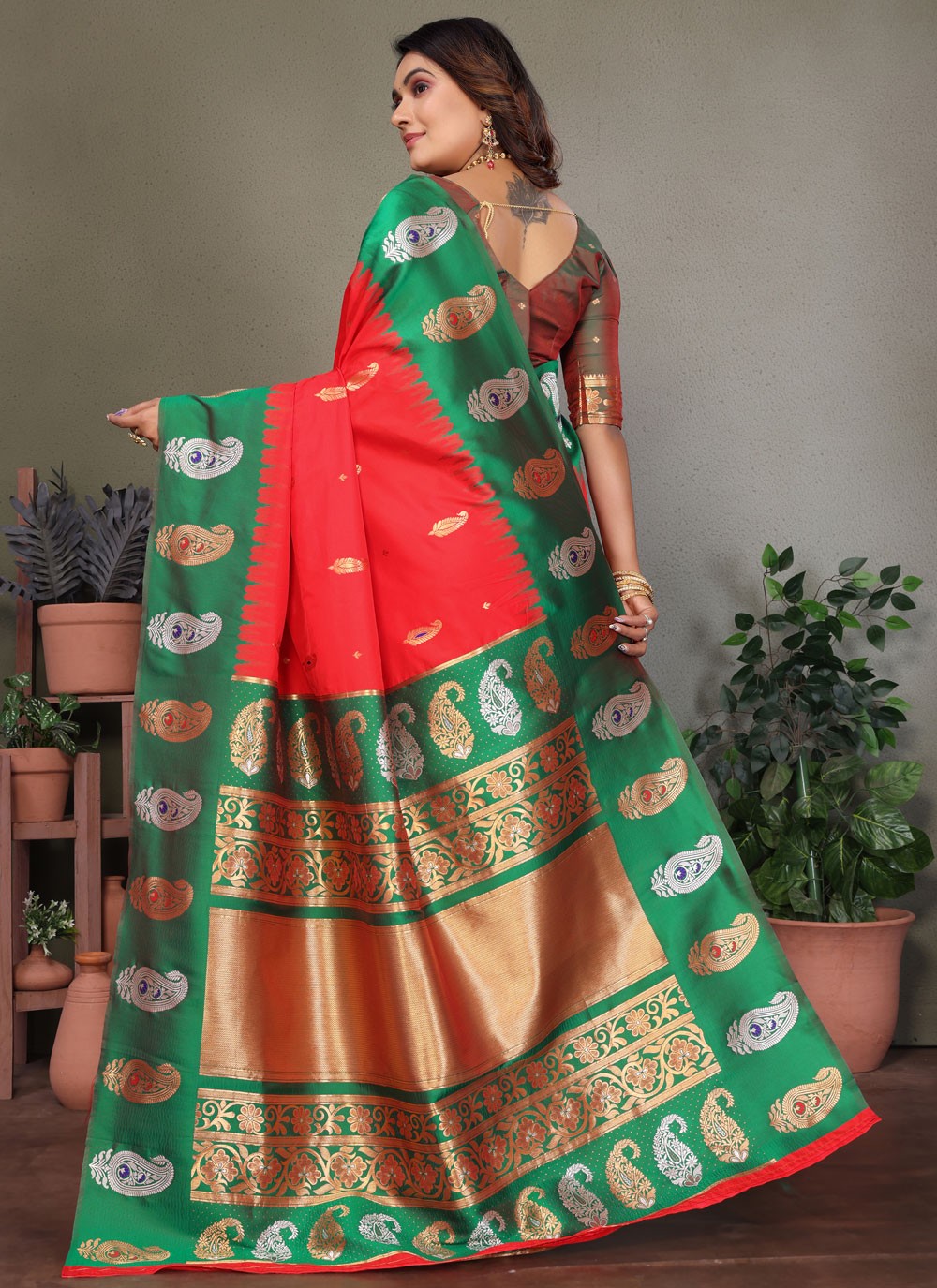 Pink Banarasi Silk Classic Saree Weaving Zari S17610