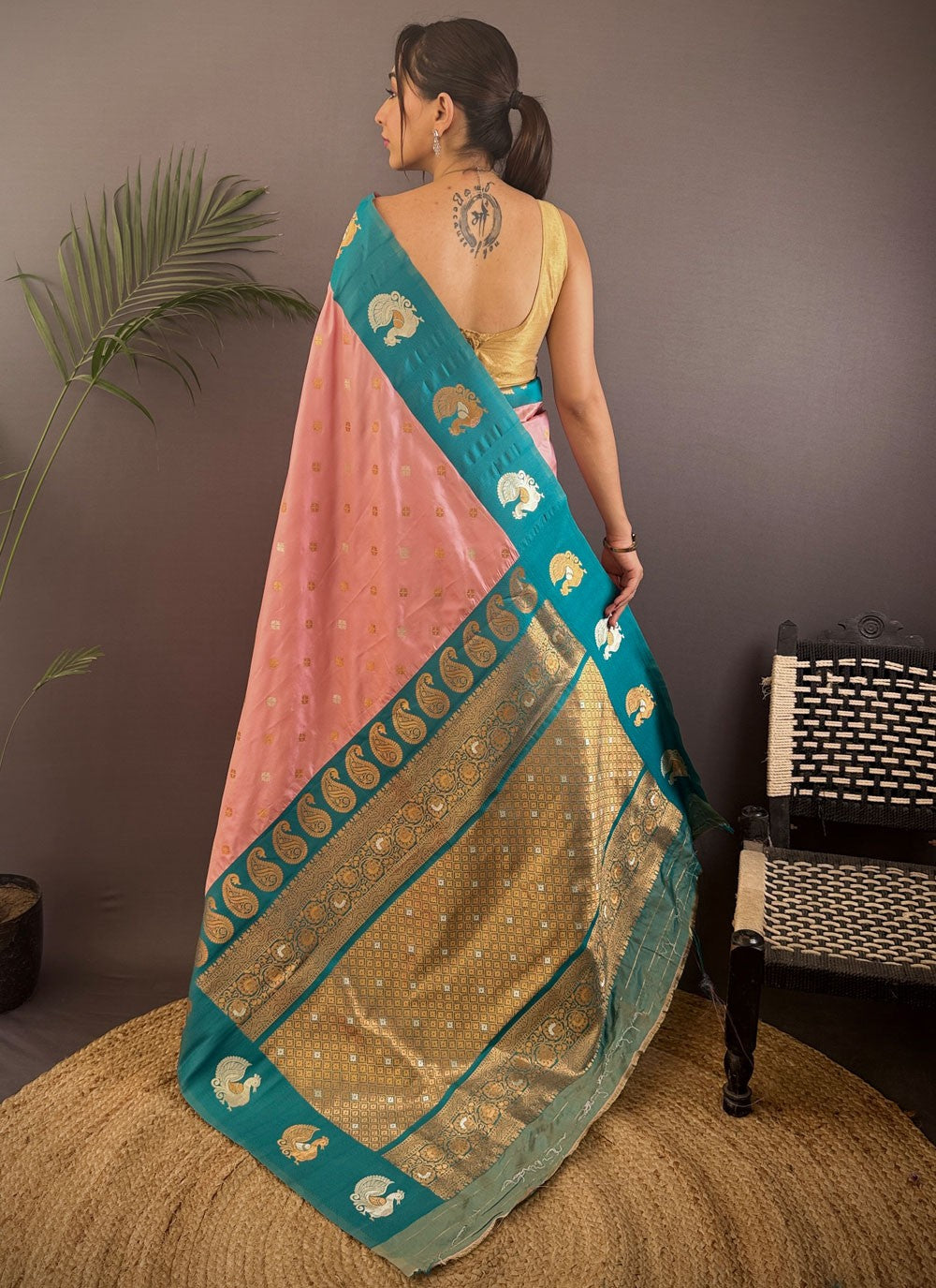 Pink Banarasi Silk Contemporary Saree Weaving Zari S17670