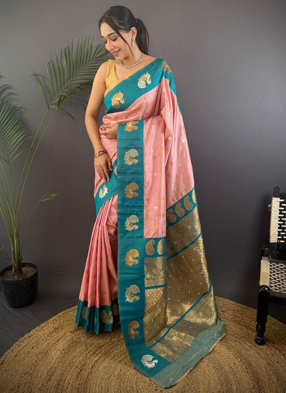 Pink Banarasi Silk Contemporary Saree Weaving Zari S17670