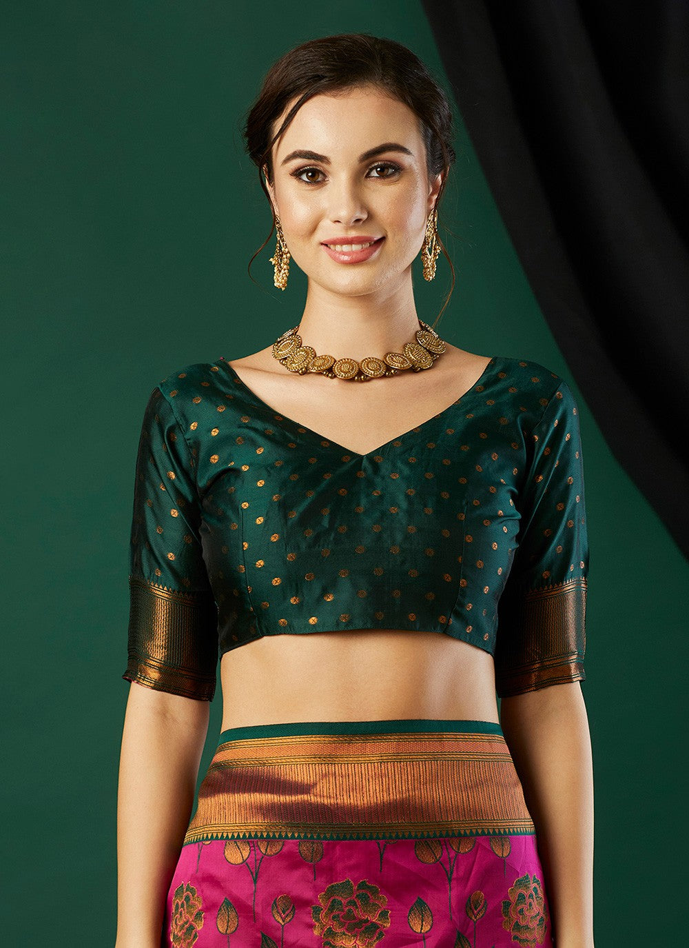 Contemporary Woven Pink Banarasi Silk Saree S12459