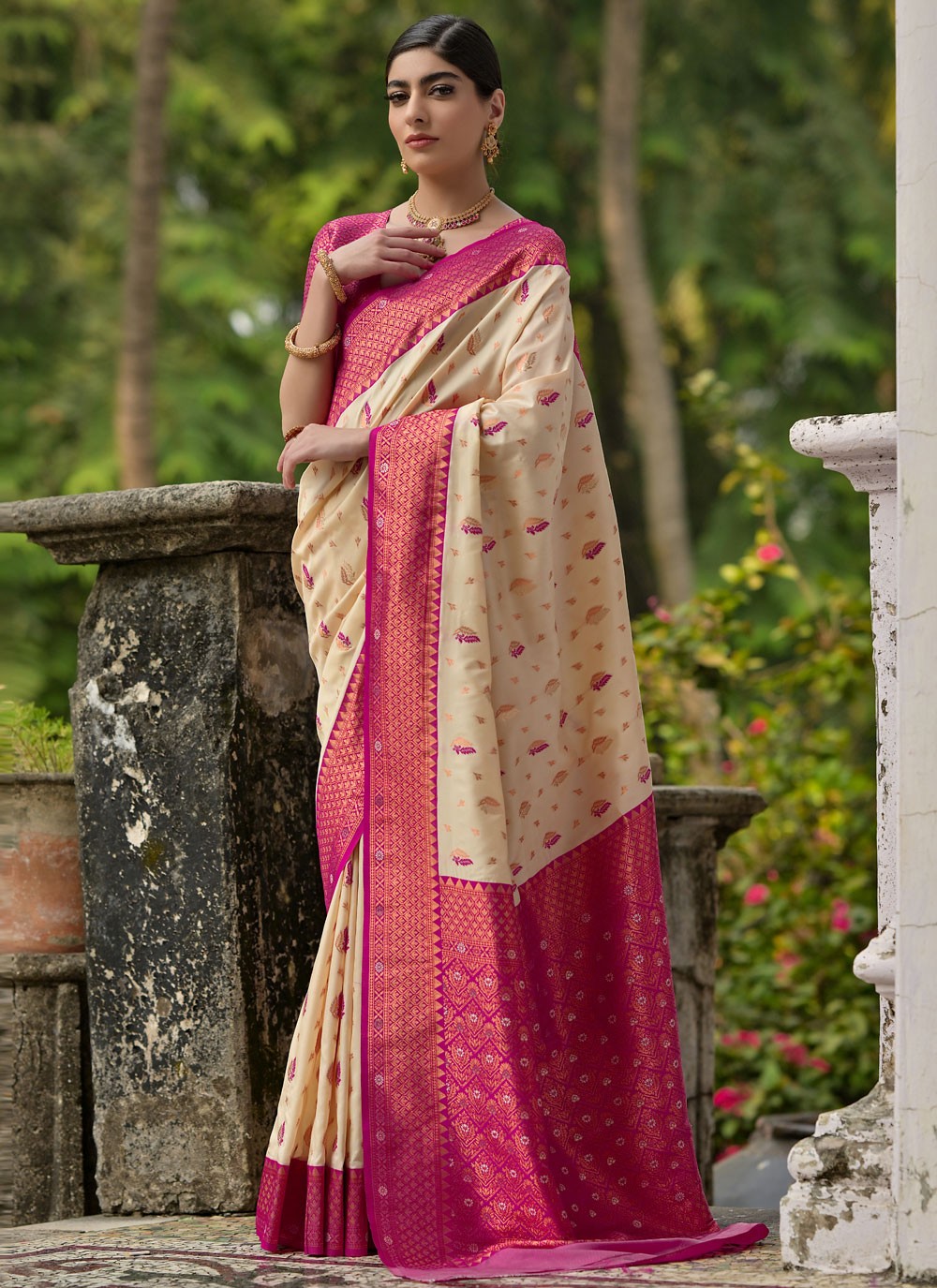 Traditional Saree Woven Cream Banarasi Silk S13048