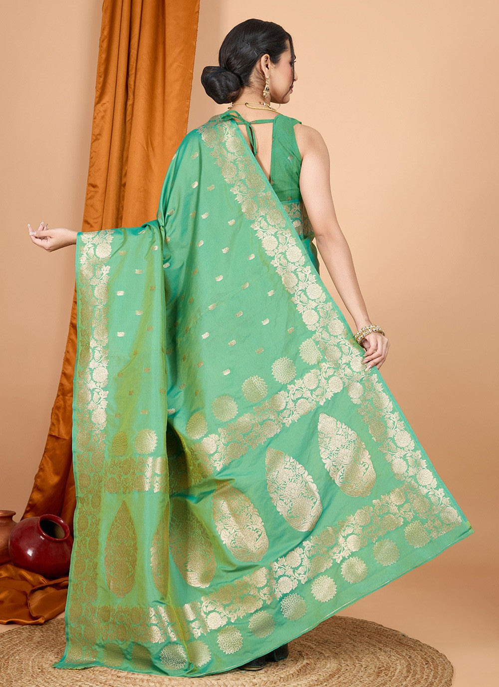 Woven Banarasi Silk Green Classic Saree S15065