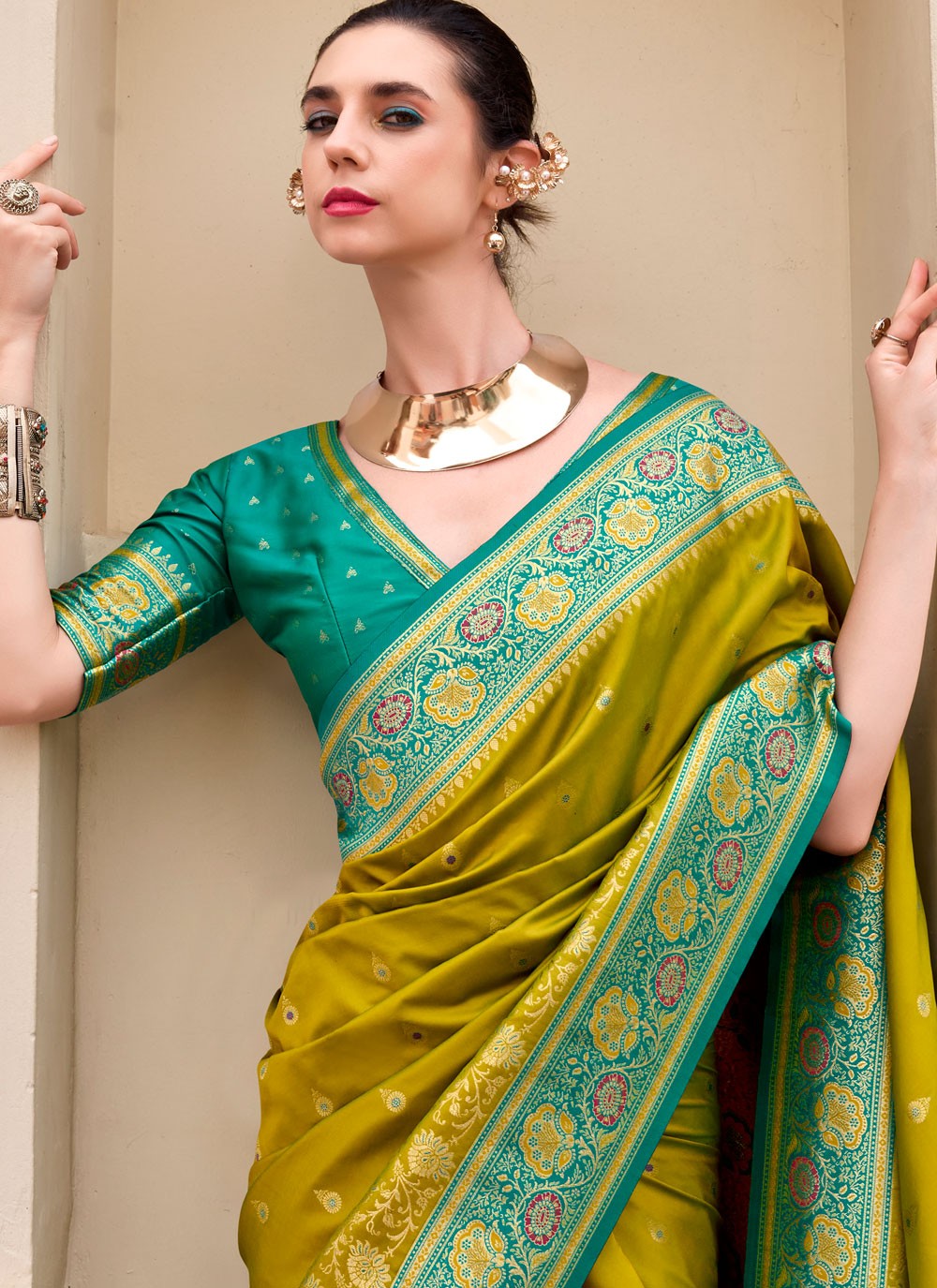 Weaving Zari Banarasi Silk Green Saree S14665