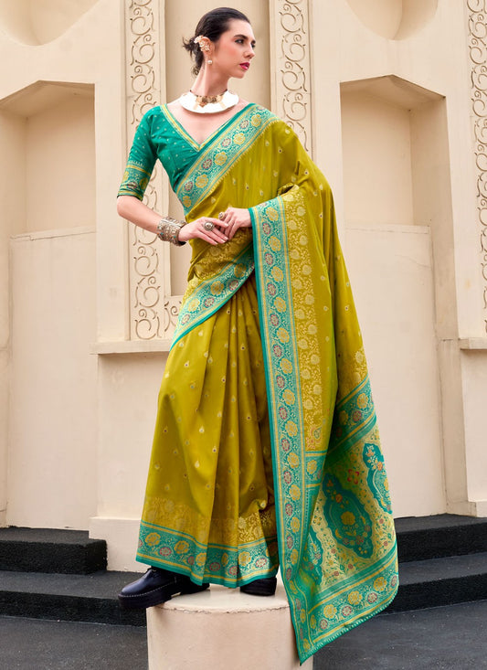 Weaving Zari Banarasi Silk Green Saree S14665