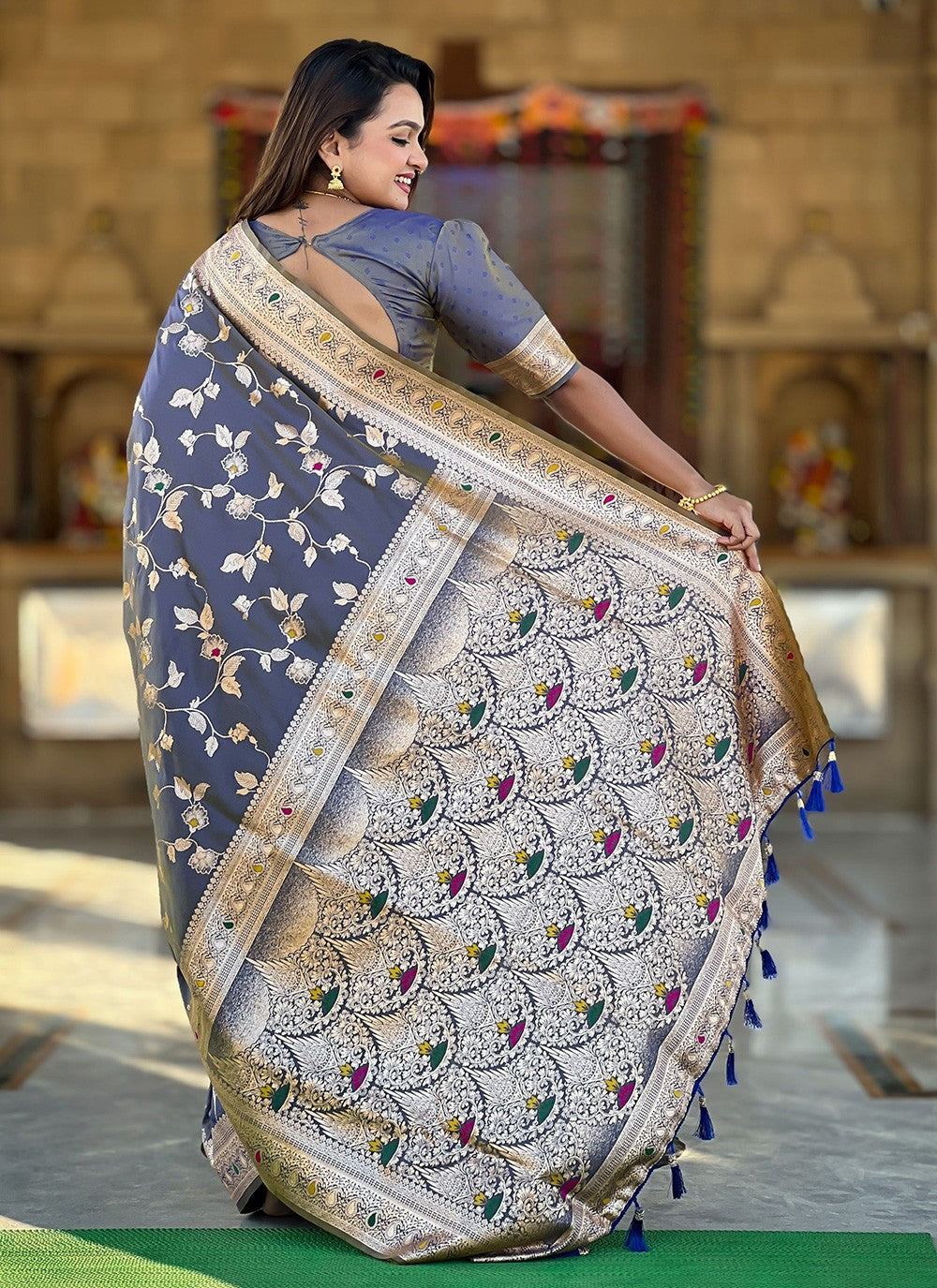Grey Banarasi Silk Trendy Saree Jacquard Work S16584