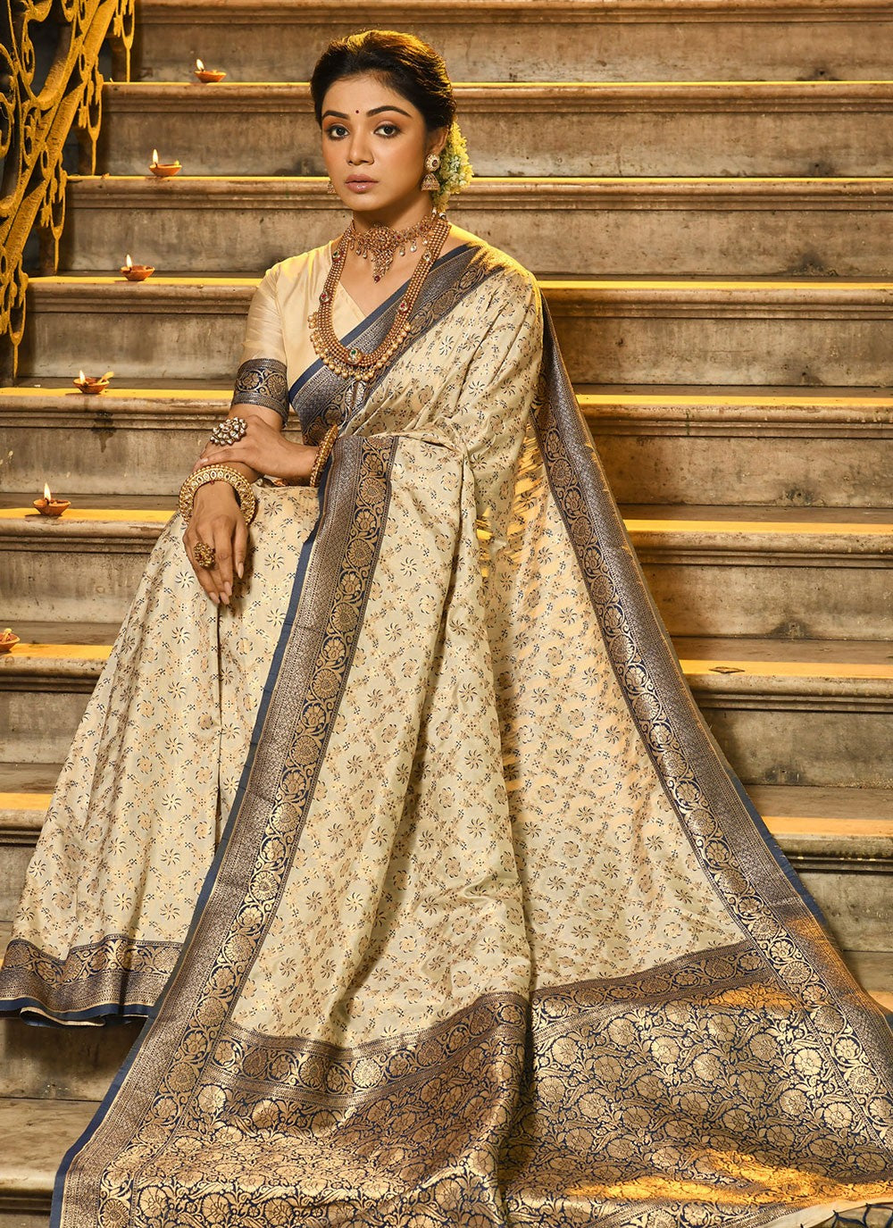 Navy Blue Banarasi Silk Contemporary Saree Jacquard Work, Woven S16596