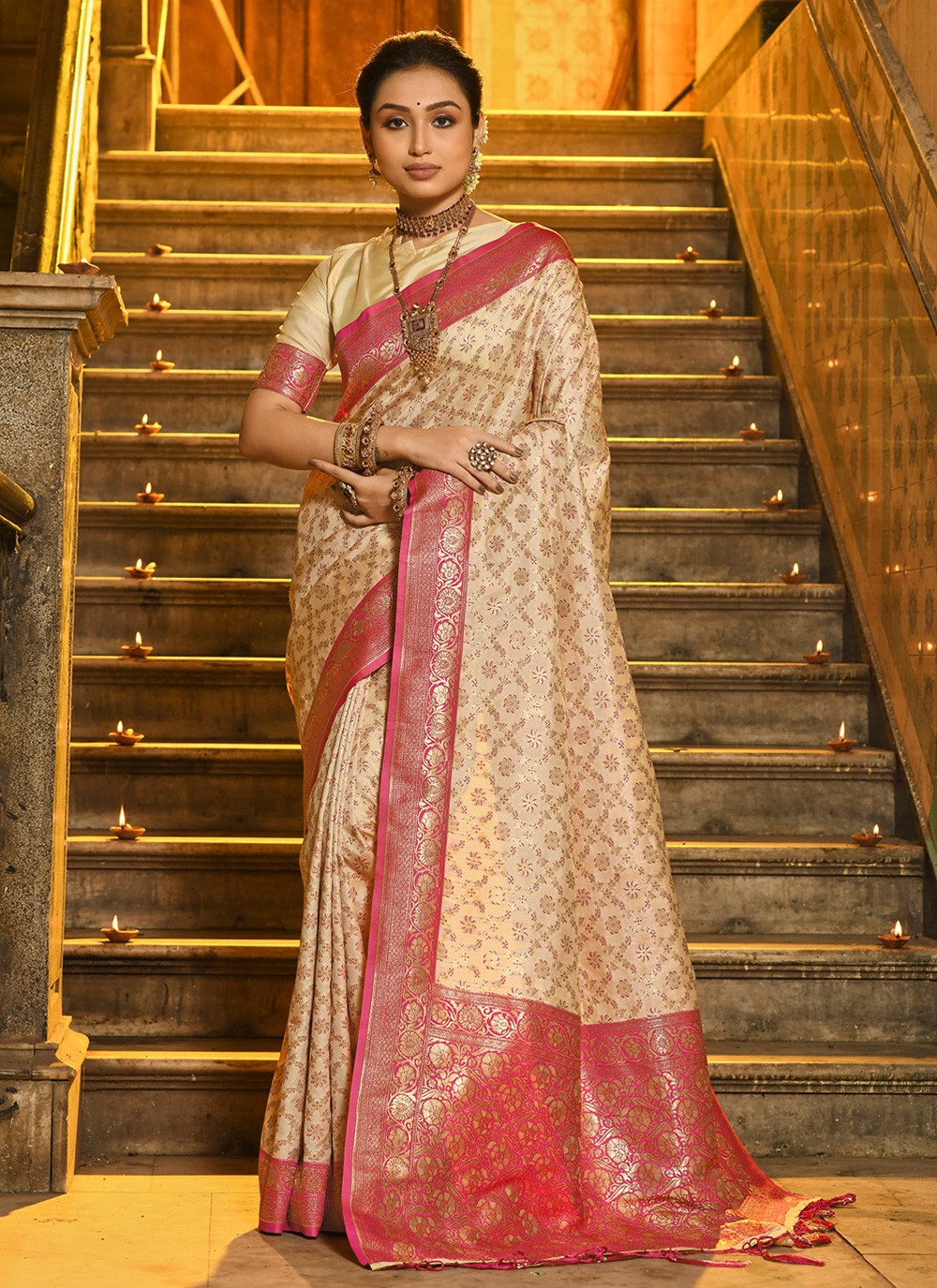 Pink Banarasi Silk Trendy Saree Jacquard Work, Woven S16597