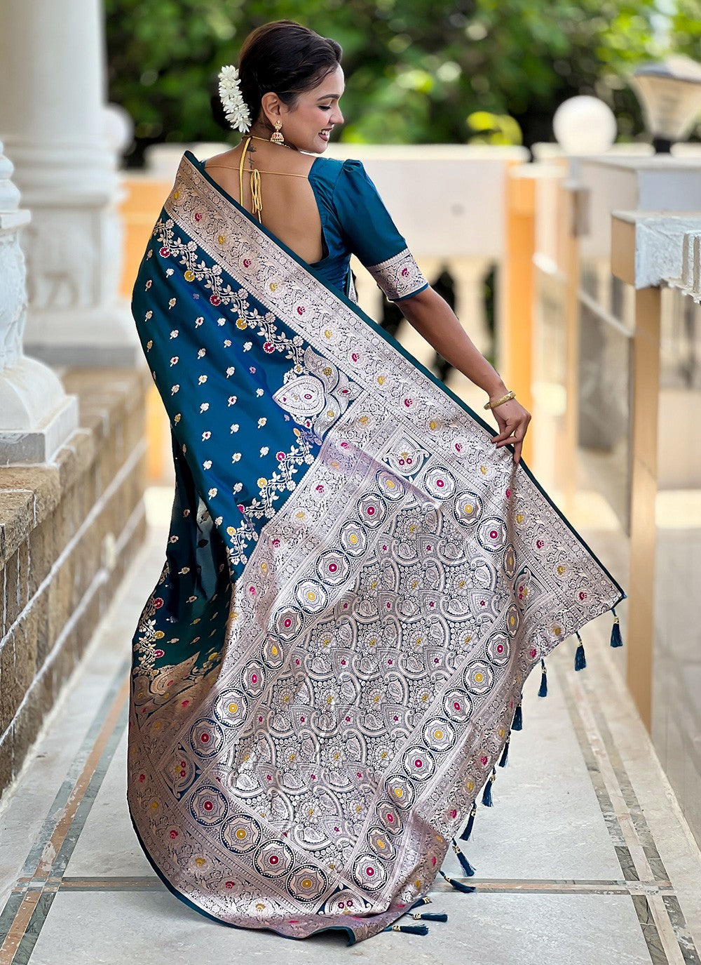 Morpeach Banarasi Silk Contemporary Saree Meenakari, Woven S16652