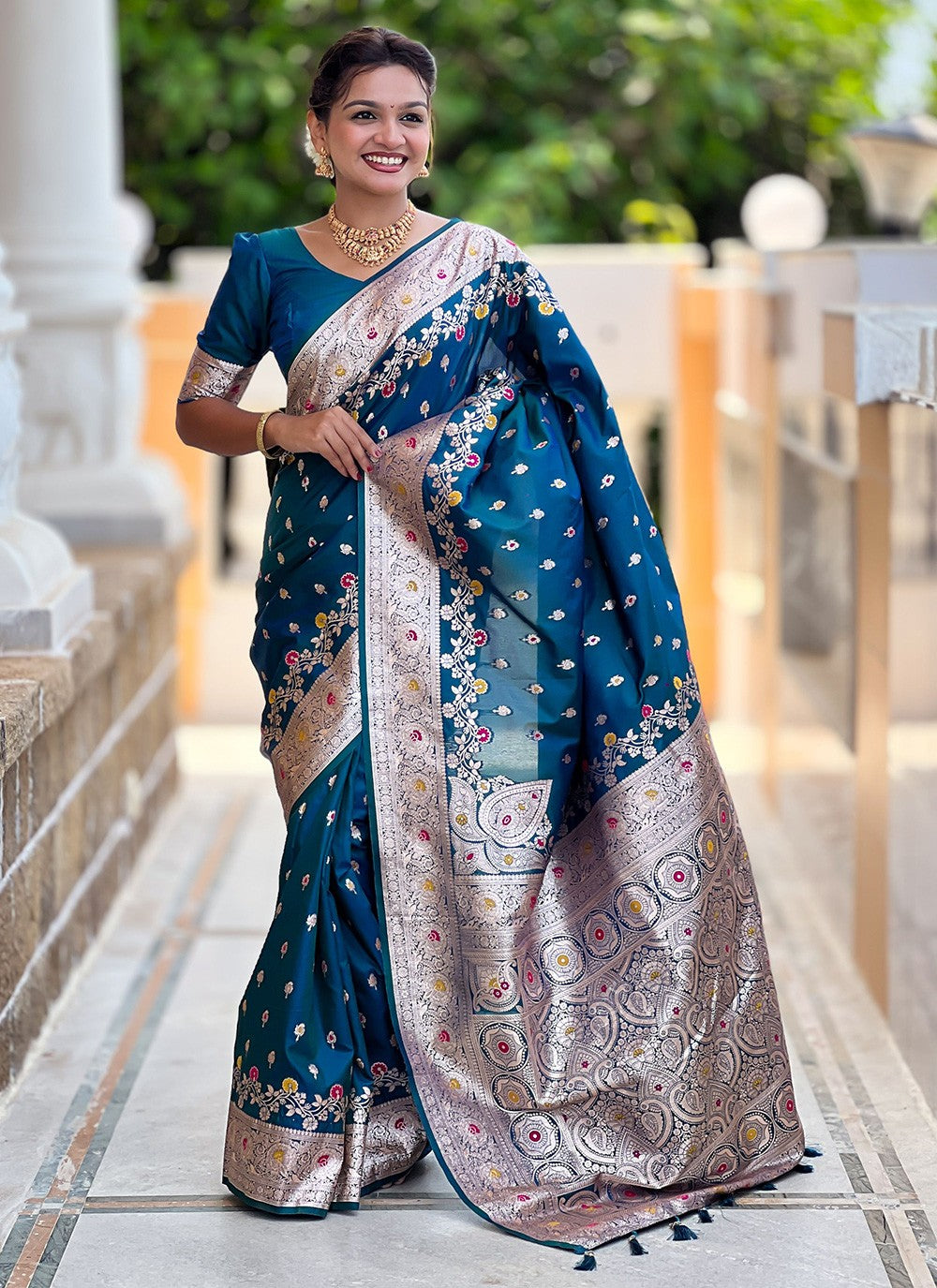 Morpeach Banarasi Silk Contemporary Saree Meenakari, Woven S16652