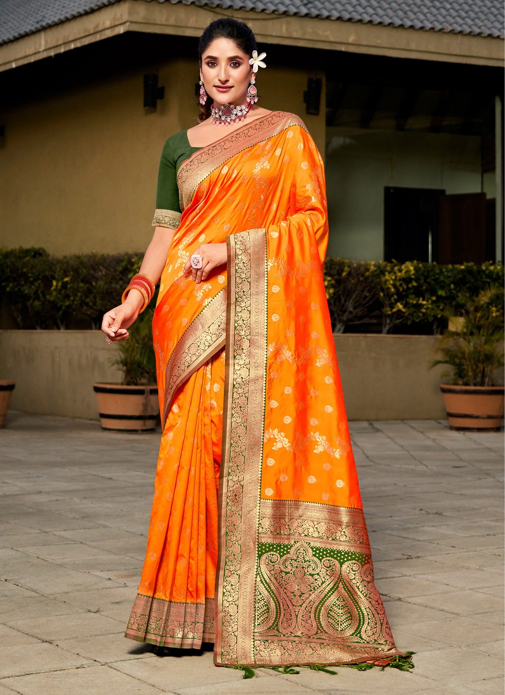 Traditional Thread Banarasi Silk Saree - S5441