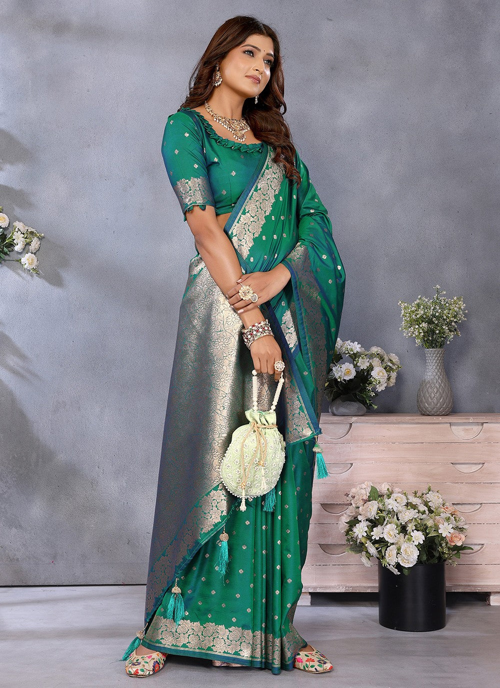Rama Banarasi Silk Classic Saree Jacquard Work, Weaving Zari S16913