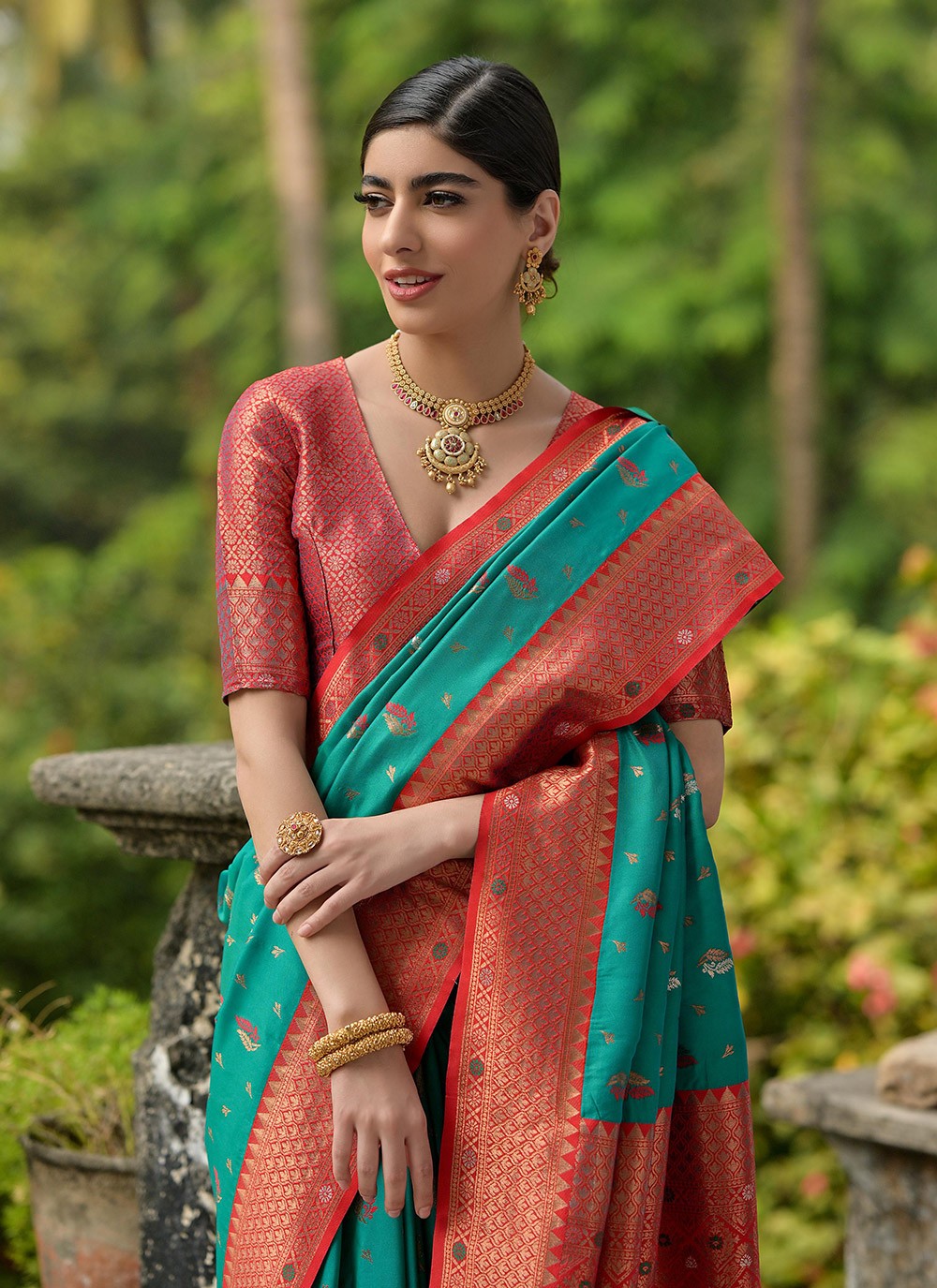 Contemporary Weaving Zari Teal Banarasi Silk Saree S13341