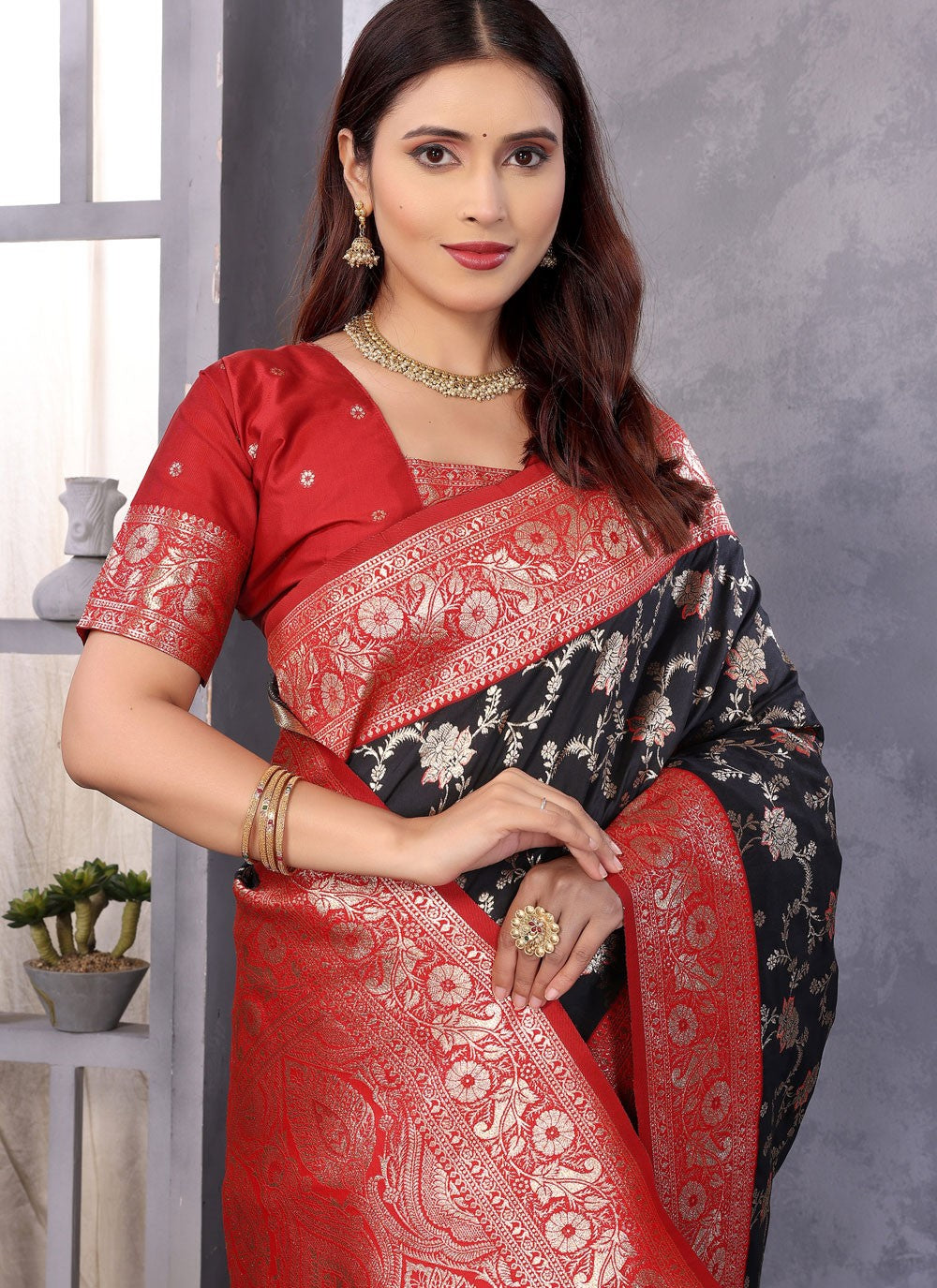 Black Banarasi Silk Classic Saree Weaving Zari S17660