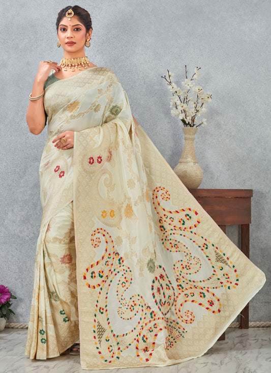 Off White Banarasi Silk Classic Saree Weaving Zari S20127
