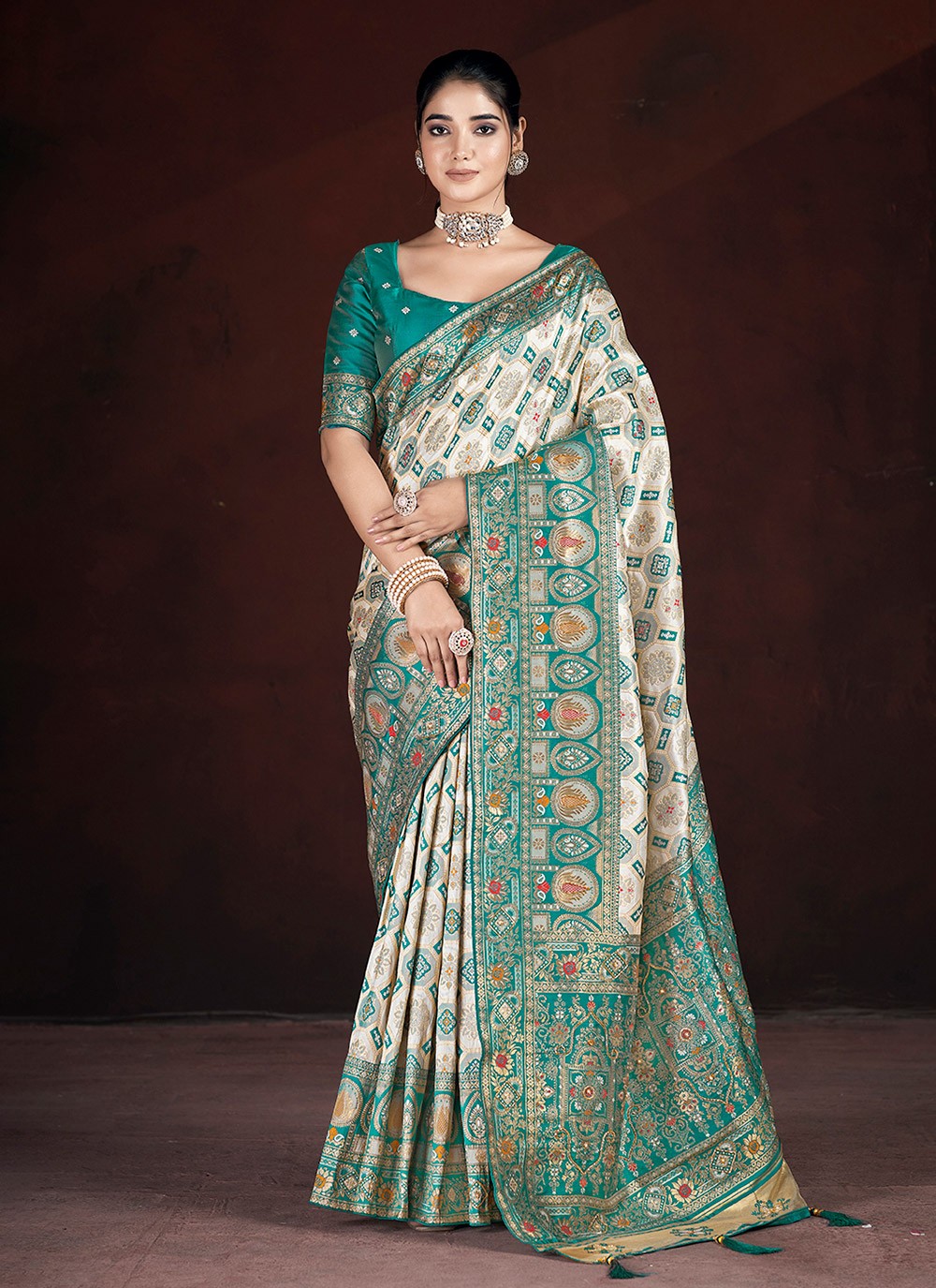 Hand Embroidery, Thread, Weaving Zari, Zari Banarasi Silk Saree - S11710