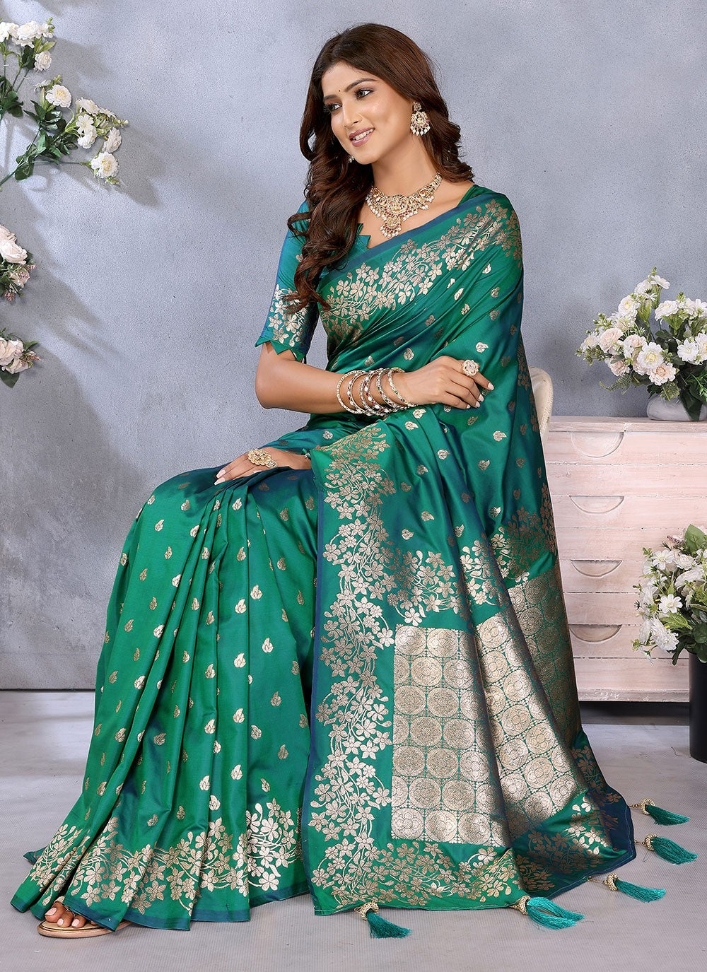 Rama Banarasi Silk Classic Saree Jacquard Work, Weaving Zari S16648