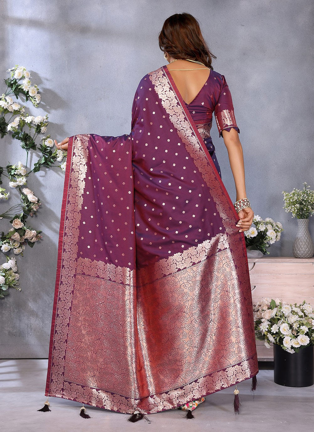 Wine Banarasi Silk Classic Saree Jacquard Work, Weaving Zari S16916