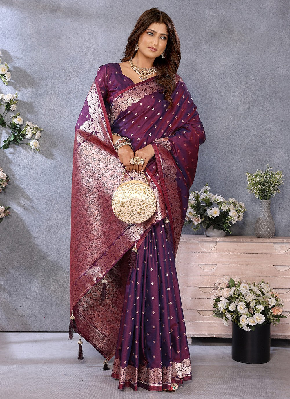 Wine Banarasi Silk Classic Saree Jacquard Work, Weaving Zari S16916