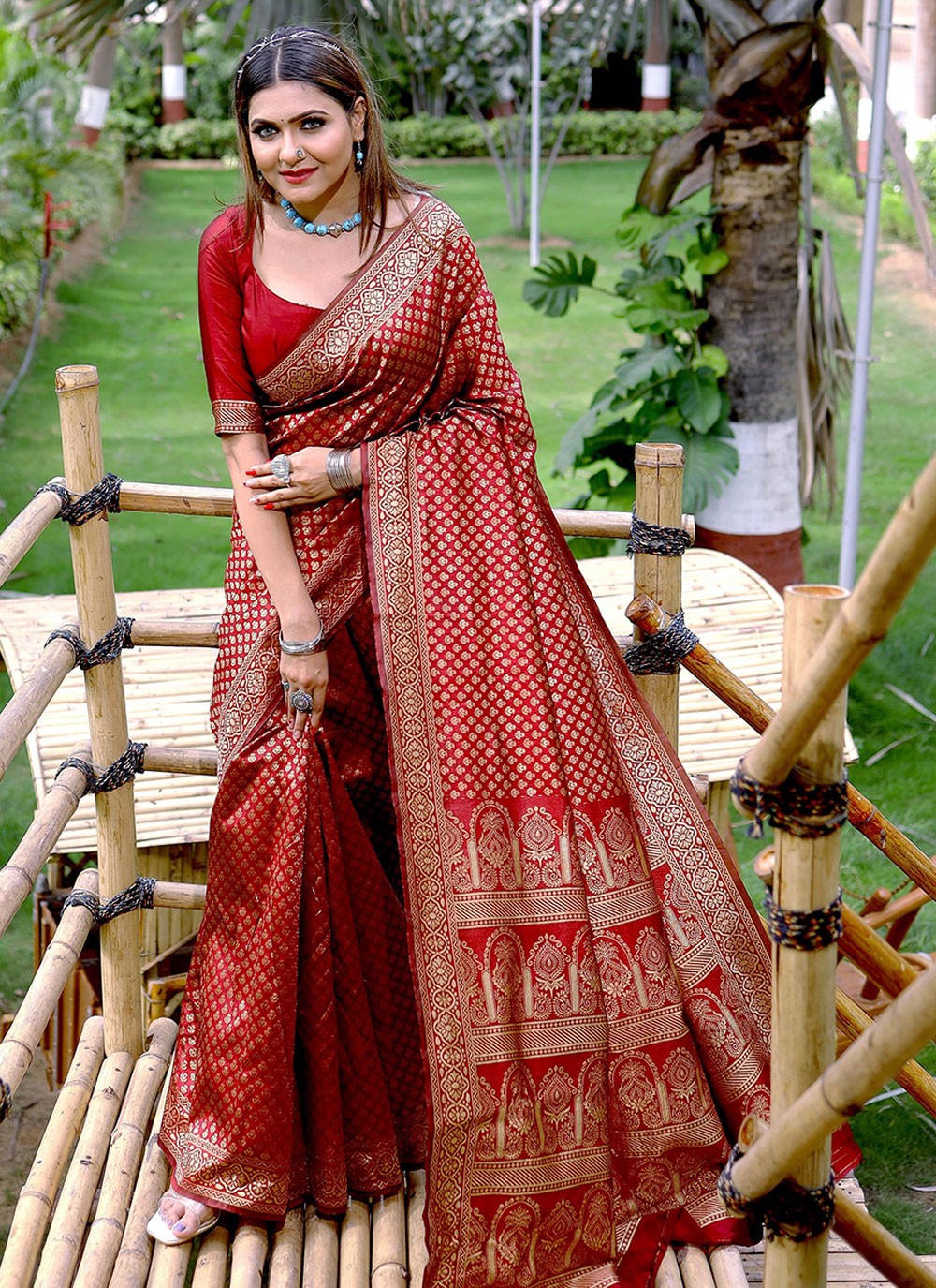 Classic Woven Banarasi Silk Saree - S6034