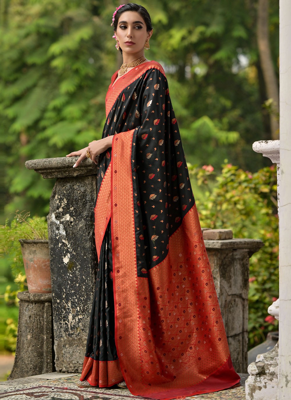 Classic Saree Woven Black Banarasi Silk S13046