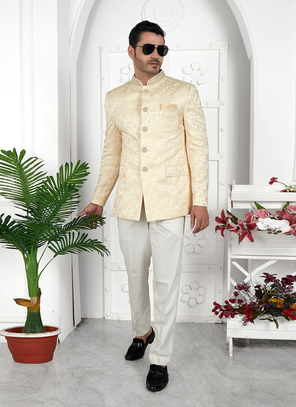 Buttons Jacquard Silk Beige Jacket Style - M6642